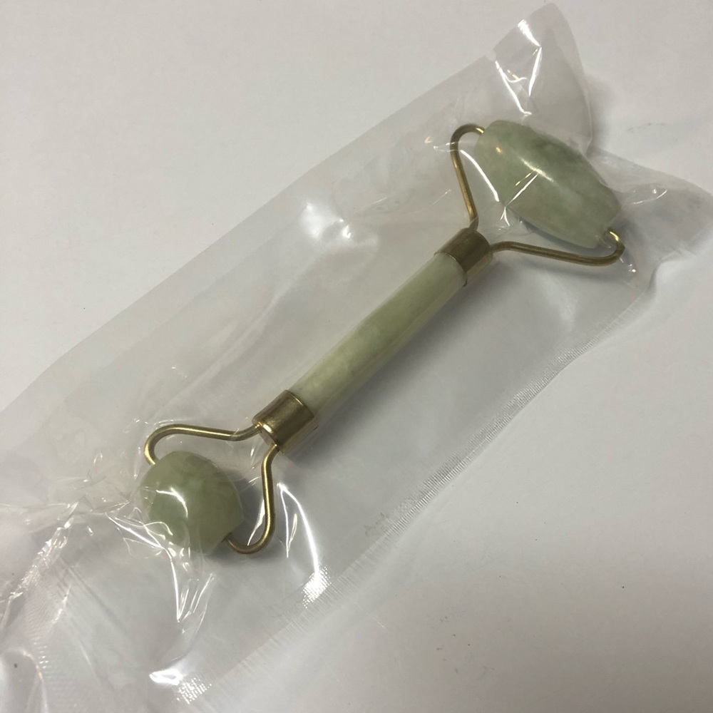 Jade roller